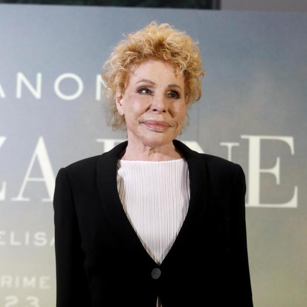 Ornella Vanoni Marracash: “Mi piaci. Se avessi avuto trent’anni di meno… ti avrei sbattuto al muro”