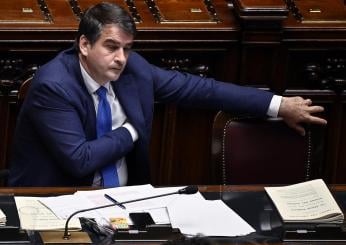 Pnrr, mentre il ministro Fitto aspetta la terza rata la Lega litiga sui soldi: “Li spendiamo tutti o ci teniamo i debiti?” | Video