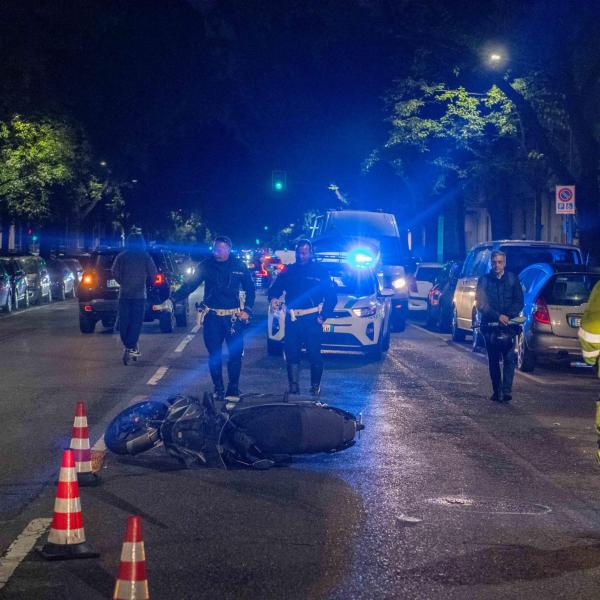 Chieti, incidente a Vasto Marina: 29enne perde il controllo della moto e va a schiantarsi contro un furgoncino, morto sul colpo