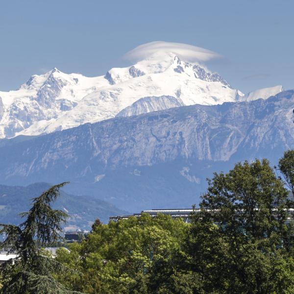 Monte Bianco, chi erano i due alpinisti spagnoli morti dopo essere precipitati per 350 metri?