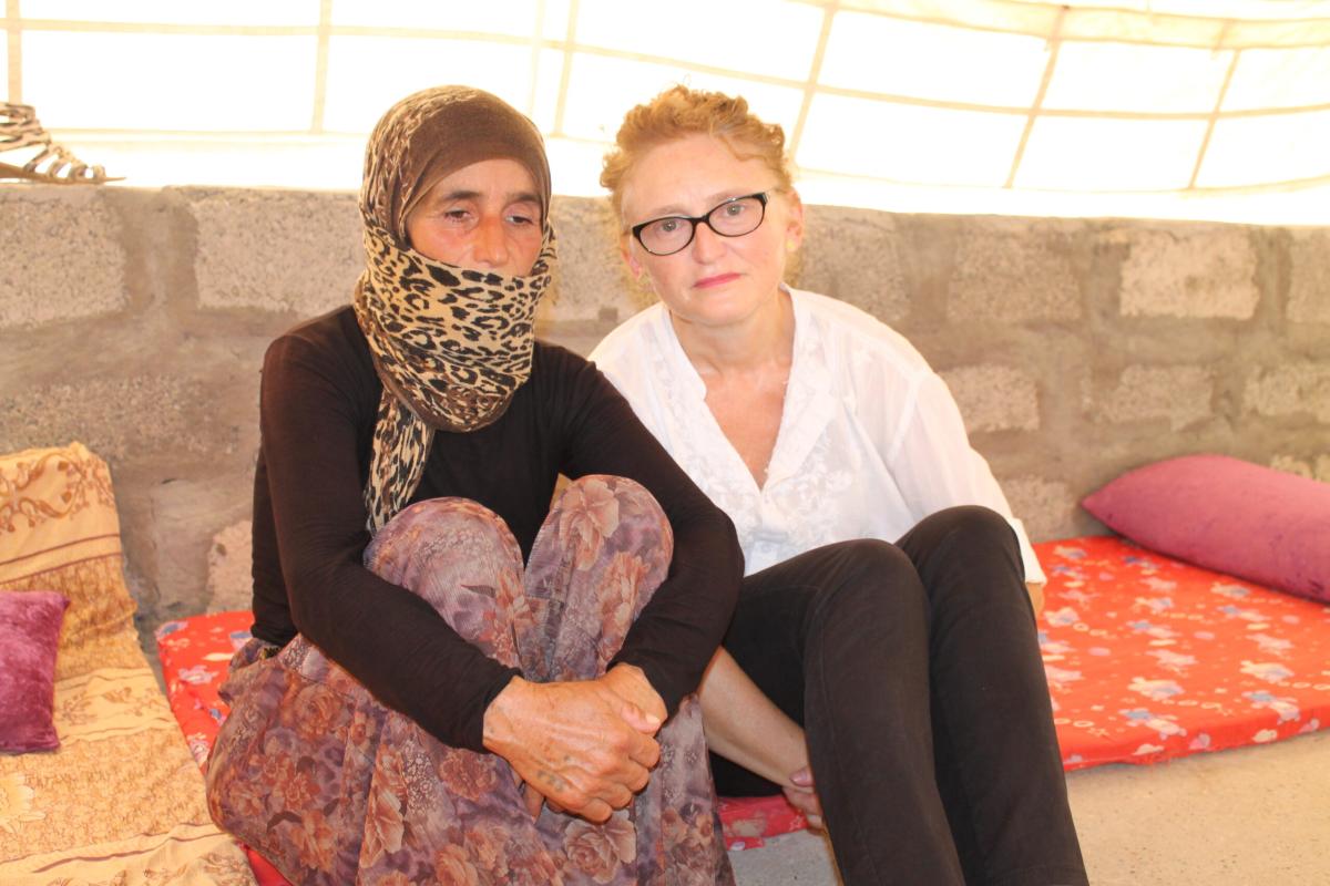 Genocidio degli Yazidi, Ryan (scrittrice e giornalista): “Le donne hanno avuto un ruolo fondamentale nella resistenza contro l’Isis. Lo Stato Islamico? È ancora una minaccia per questo popolo”| FOTO