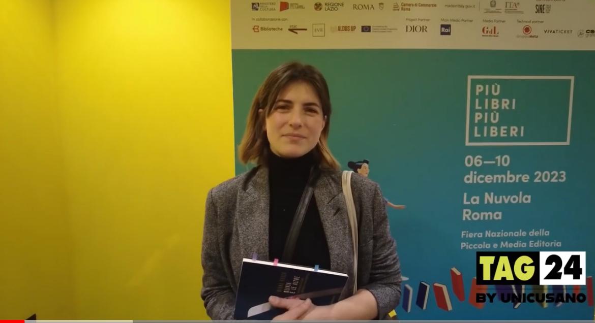 Maria Chiara Giannetta intervista a Più Libri Più Libri: “Amo la lettura, ora vi faccio ridere con Santocielo prima del ritorno di Don Matteo” | VIDEO