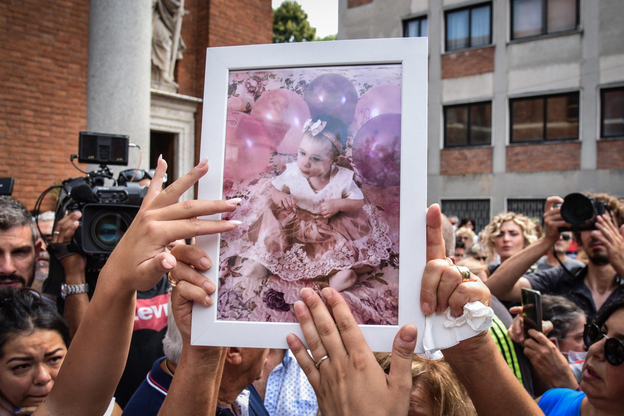 Diana Pifferi, morta di stenti: non ci sono tracce di tranquillanti sul biberon