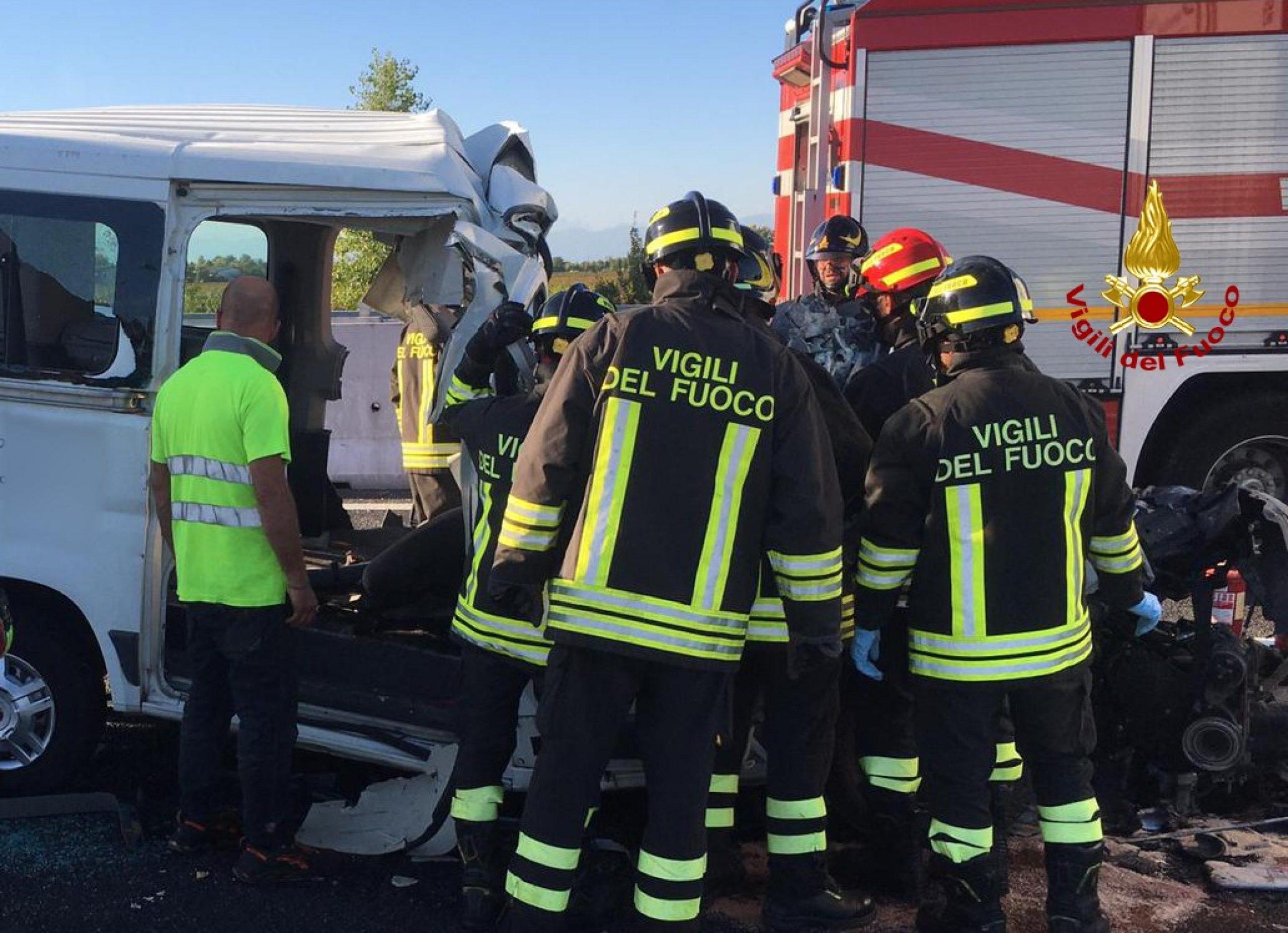 Tragico incidente sull’A4: morti 5 ragazzi e l’ex sindaco di Riccione