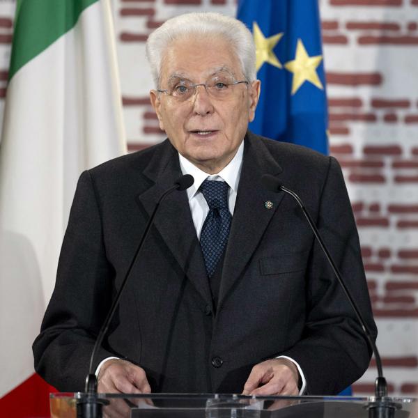 Mattarella, su X impazza l’hashtag #NonèIlMioPresidente: cosa sta succedendo | FOTO