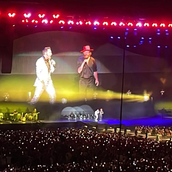 Tiziano Ferro e Lorenzo Jovanotti duetto a sorpresa allo Stadio Olimpico di Roma | VIDEO