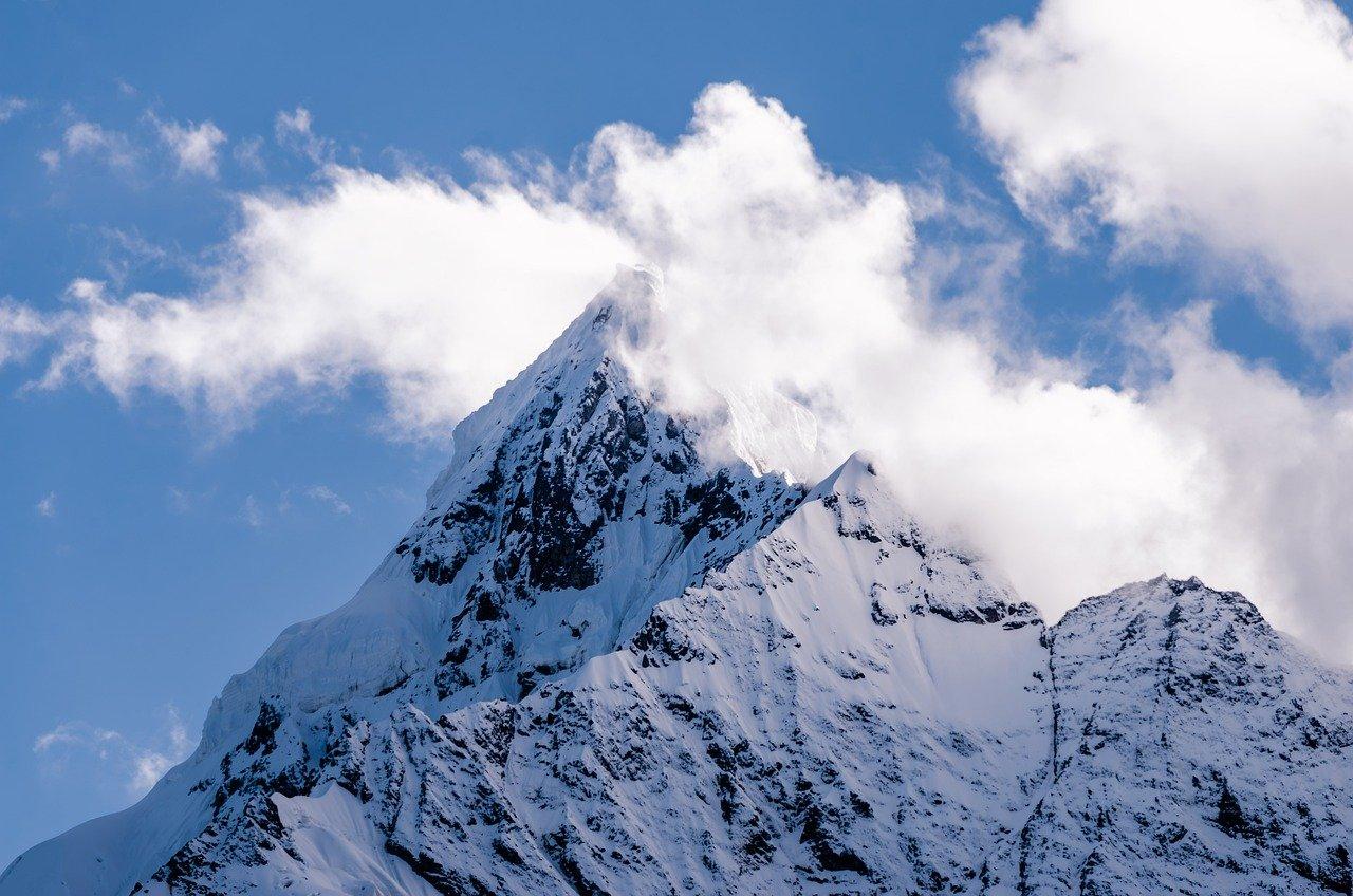 Chi è l’alpinista morto sul Cervino? Tragedia sul versante svizzero della montagna