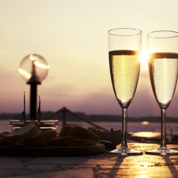 Giornata Mondiale dell’Aperitivo: il 26 maggio 2023 celebrala con gusto e stile