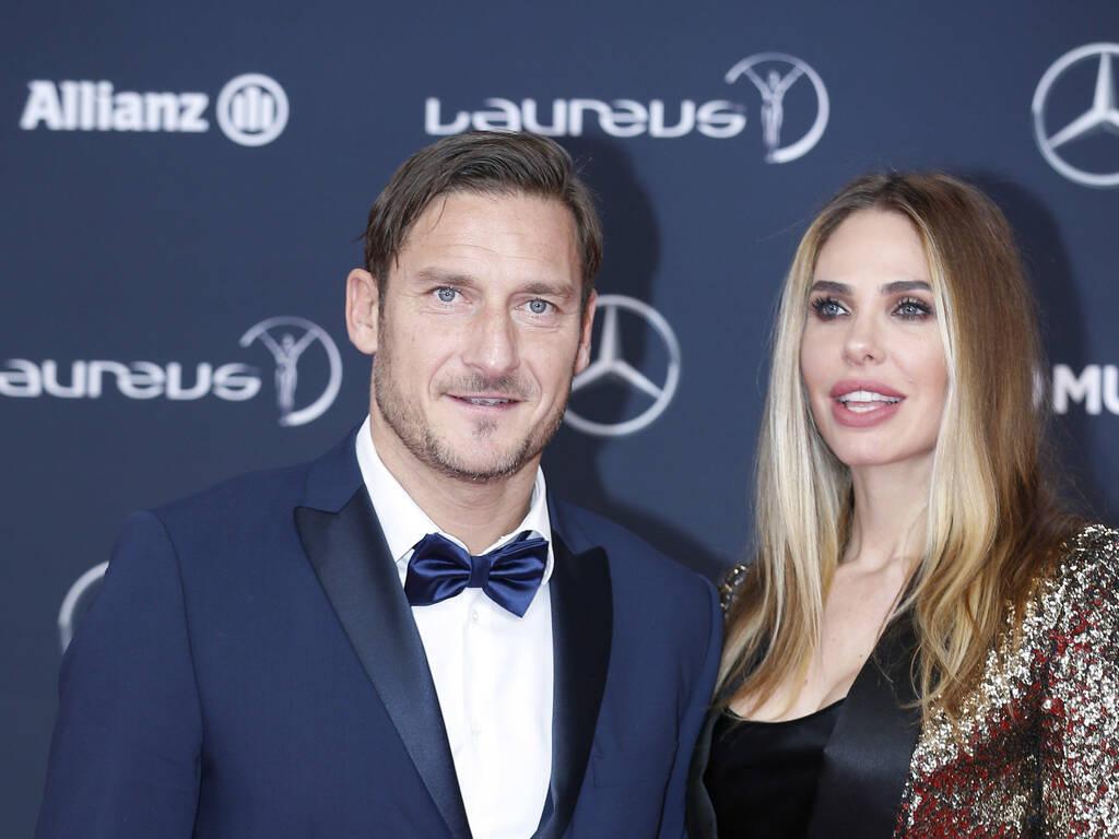 Totti e Ilary Blasi, Francesco pentito tenta la pace