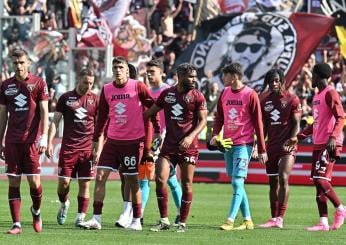 Torino, i tifosi granata contestano la squadra e il presidente Cairo