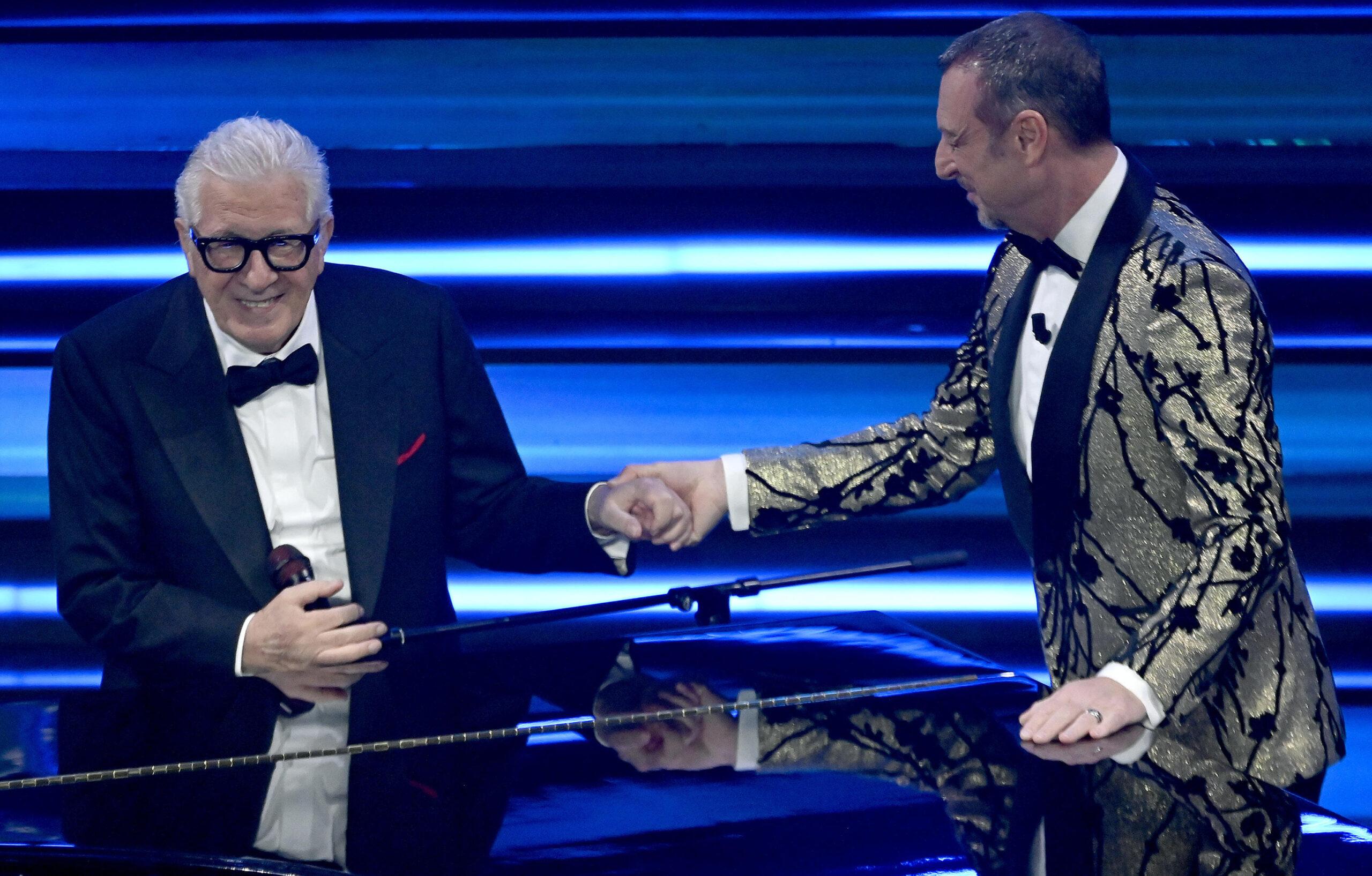 Peppino Di Capri Sanremo 2023 riceve il premio alla Carriera