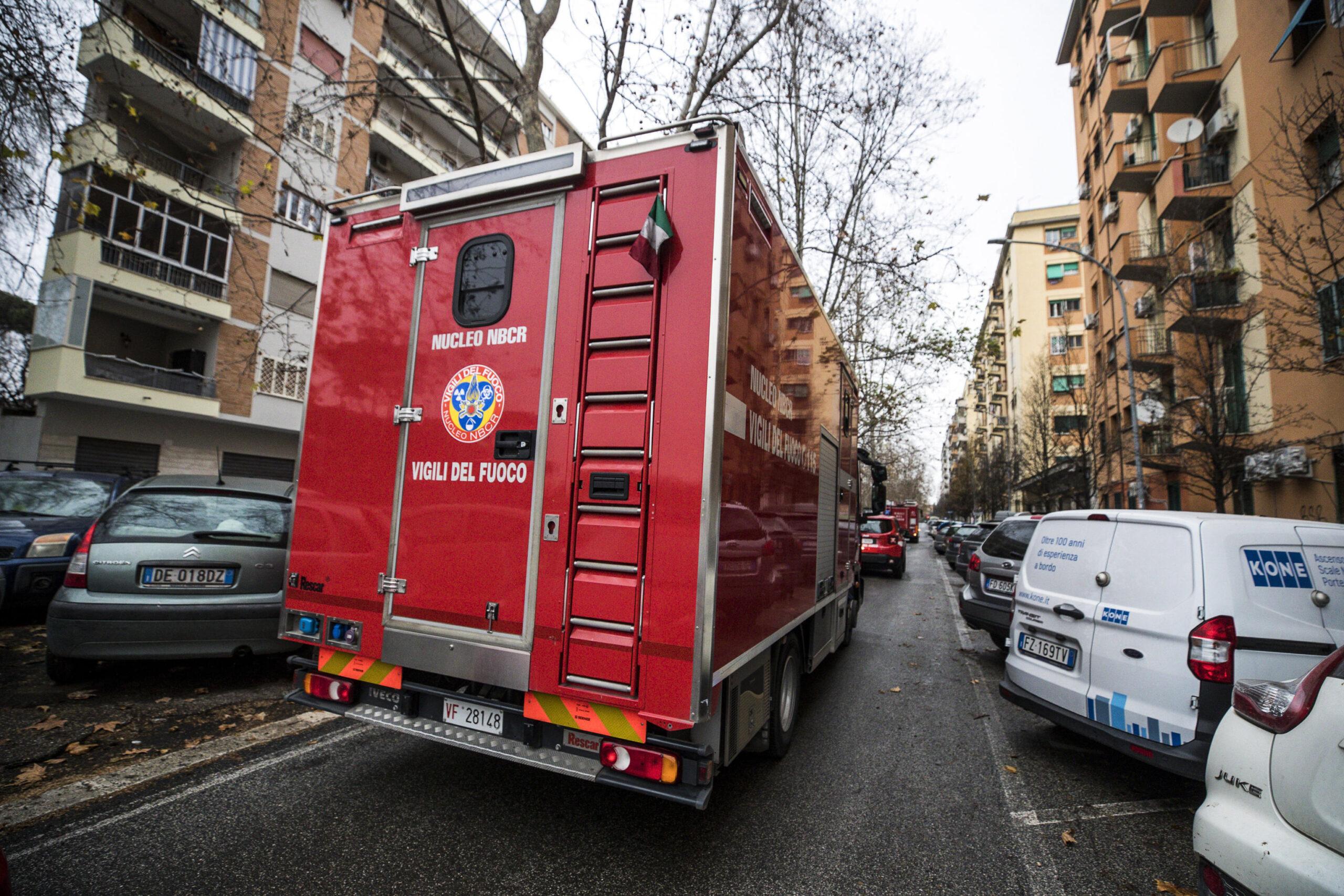 Roma, un piromane terrorizza gli abitanti di Villa Gordiani: “Siamo stanchi, ora faremo le ronde”