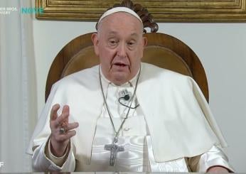 Papa Francesco torna da Fazio e allontana le voci sulle sue dimissioni: “Non è un mio pensiero”. E sulle guerre: “Cancellano sorrisi e sogni dei bambini”