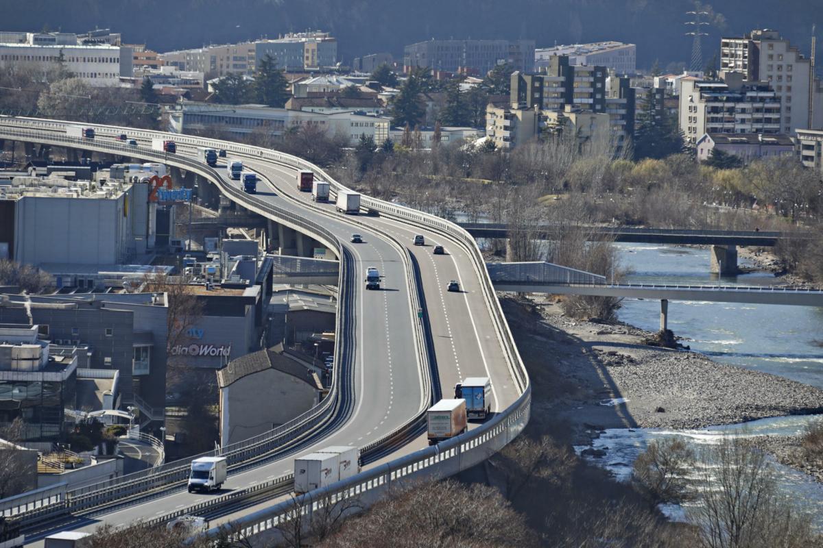 Autostrada del Brennero chiusa per nebbia: flusso deviato