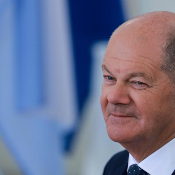 Elezioni in Francia 2024, il cancelliere tedesco Scholz: “La possibile vittoria dell’estrema destra preoccupa”