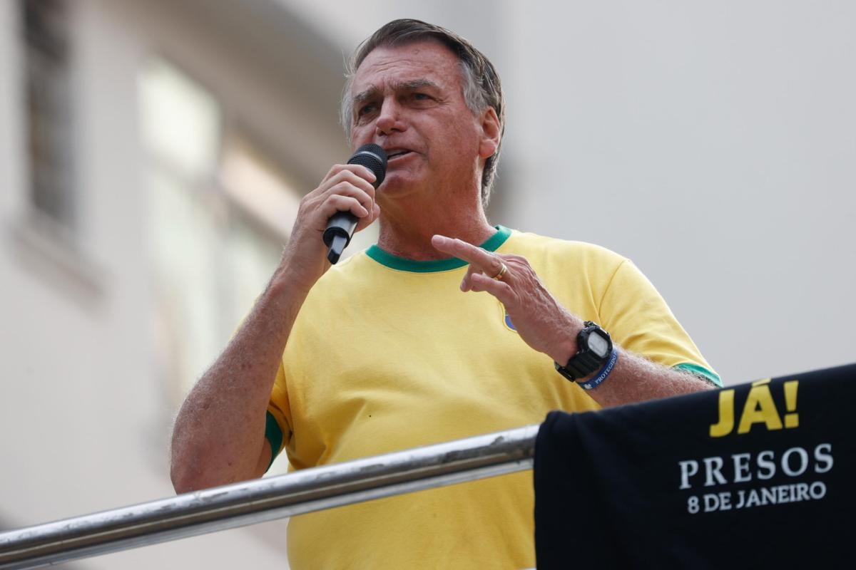 Brasile, proteste contro il blocco di X: Bolsonaro prende la parola. Perché la chiusura del social network è un caso politico?