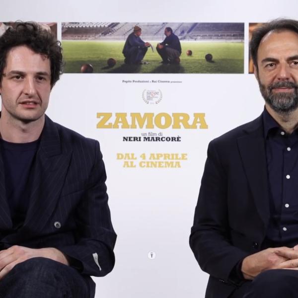 “Zamora”, l’intervista doppia a Neri Marcorè e Alberto Paradossi: “Calcio come metafora della vita” | VIDEO 