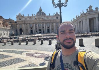 Roma, il fotografo brasiliano Pierre Gama combatte le borseggiatrici in metro: “Indossano pance finte per sembrare incinte”