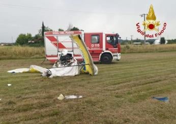 Pisa, incidente con il deltaplano a San Miniato: morti due uomini. Lo schianto durante l’atterraggio