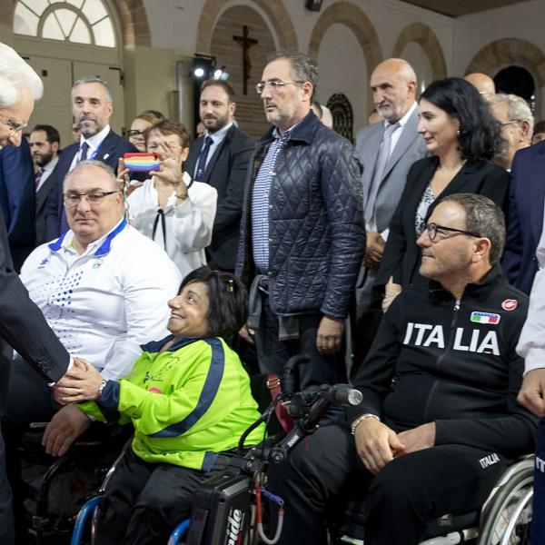 Mattarella incontra gli atleti paralimpici: “Quello che fate è importante per il Paese”