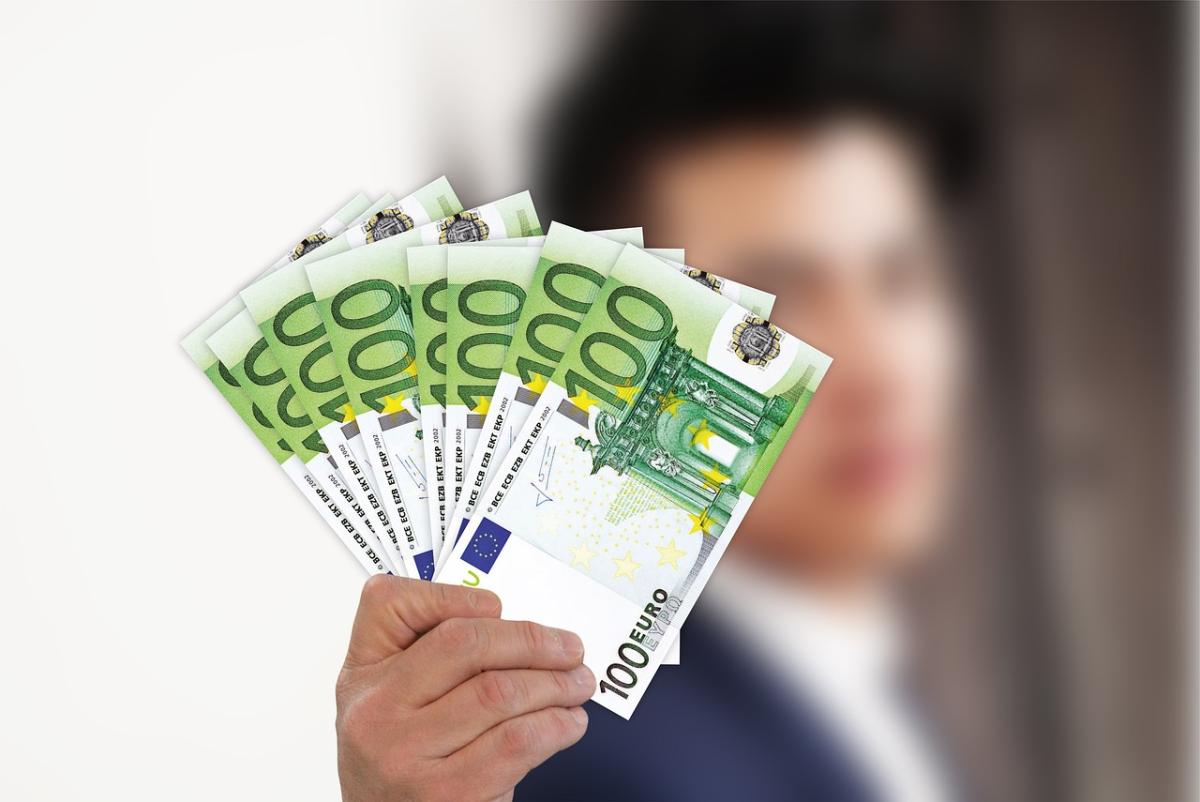 Come cambia la busta paga se perdi il bonus 100 euro? Queste sono le conseguenze