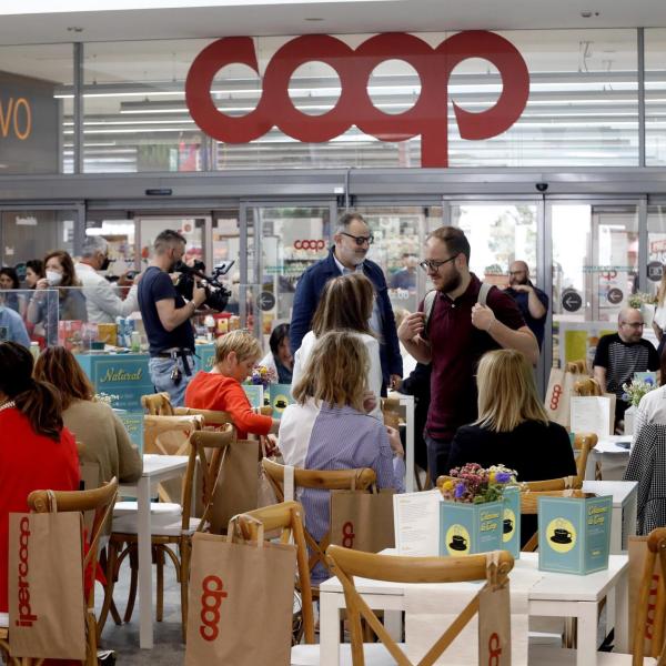 Cessione Coop, raggiunto l’accordo con gli acquirenti per gli 800 lavoratori