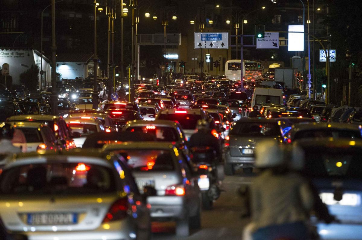 Roma scoperta una crepa al Ponte sotto Corso Francia: vietato il tr…