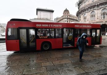 Genova, aggressione a passeggeri di un bus: denunciati 5 giovani