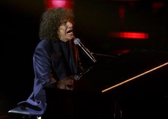 Sanremo 2024, Riccardo Cocciante lancia un appello di pace: canta “Vivere per amare”