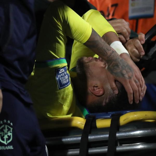 Neymar, le parole dopo l’infortunio: “Momento peggiore della mia carriera”