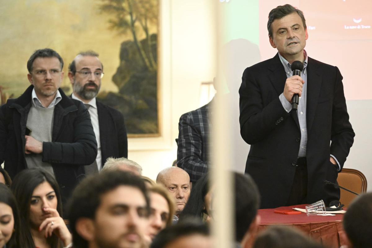 Elezioni Basilicata 2024, Calenda (Azione) appoggia Bardi e il centrodestra. Poi attacca PD e M5S: “Coalizione che non sa nemmeno gestire un condominio”