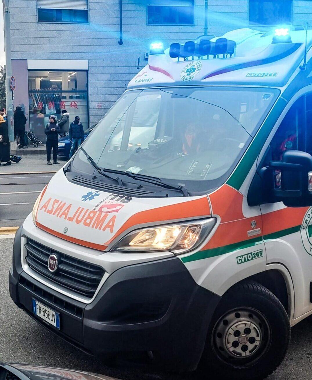 Vercelli, trovato un cadavere in un’auto caduta in un dirupo a Cervatto: l’uomo era scomparso da giorni