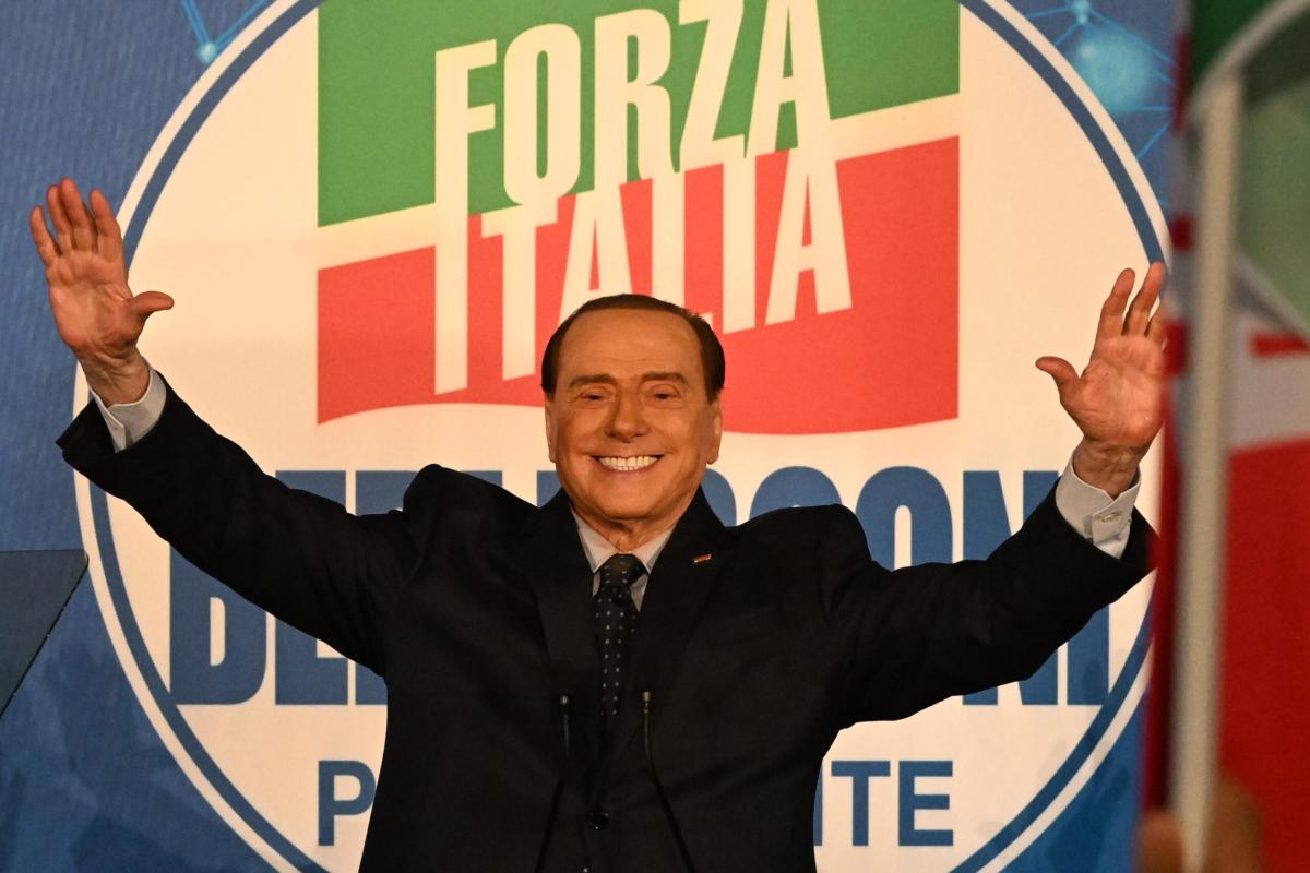 Commemorazione Berlusconi, le voci di Forza Italia in ricordo del loro leader. Sisto: “Gli dedico la riforma della giustizia”, Mulè: “Dobbiamo essere all’altezza delle sue idee”| VIDEO