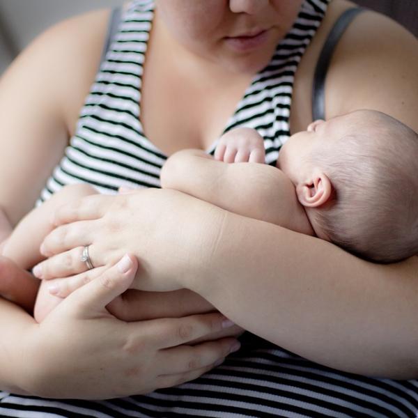 Buona prima festa della mamma: frasi e immagini di auguri per le neo mamme