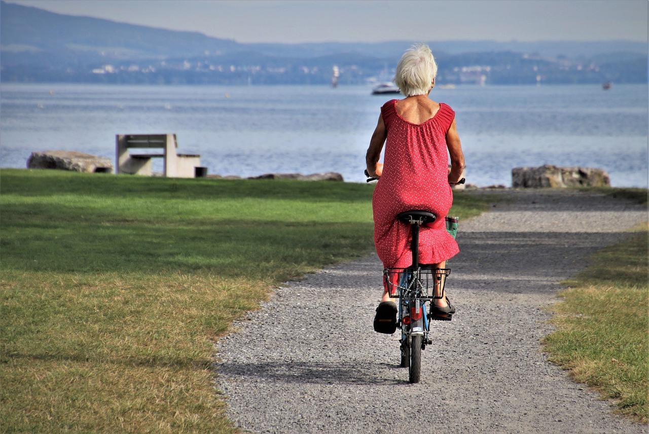 Riforma pensioni 2024, Opzione Donna cambia: ecco come