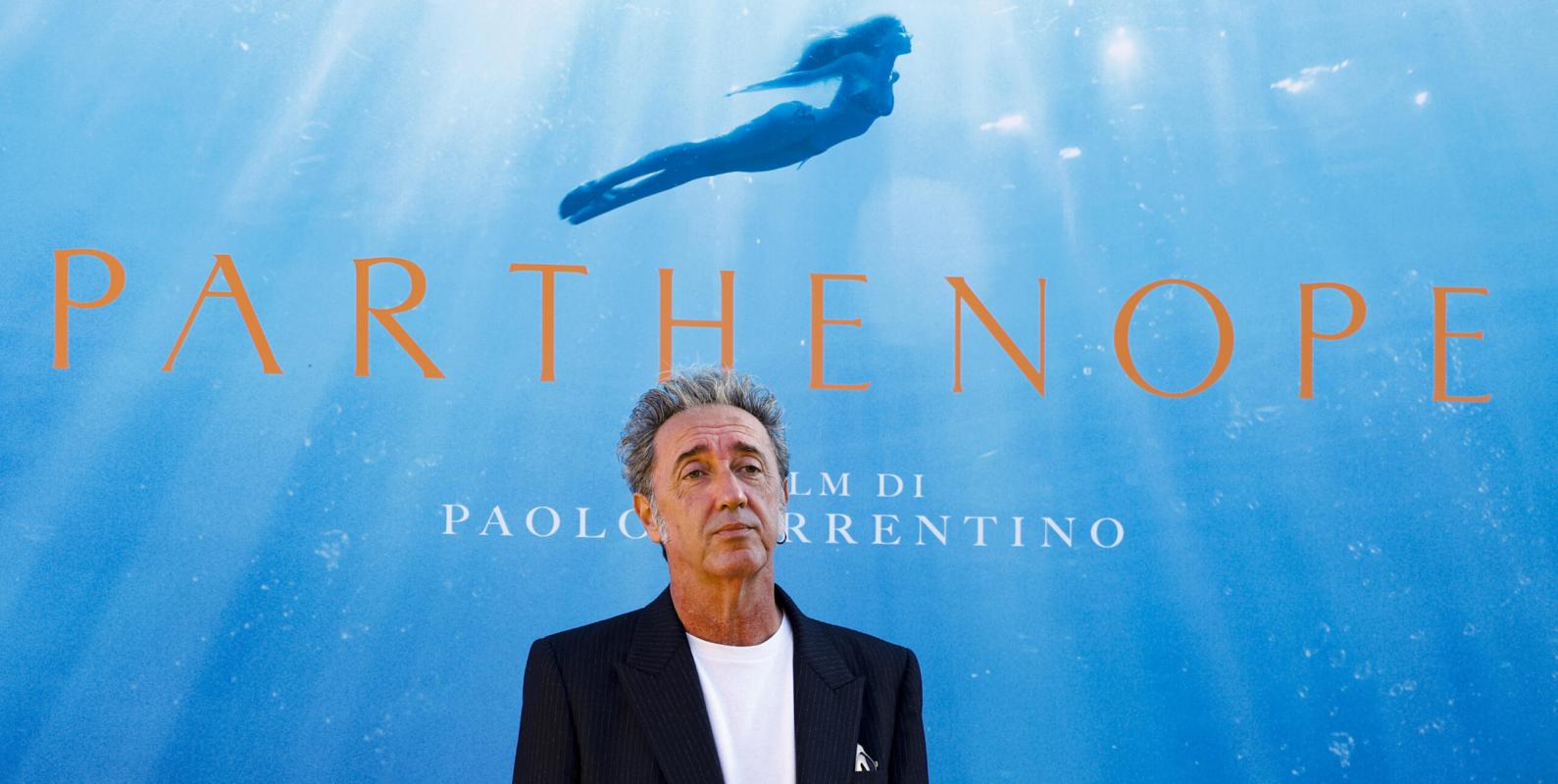 Con “Parthenope” anche “Loro”, il film censurato di Sorrentino su Berlusconi di nuovo al cinema (tra l’imbarazzo di Forza Italia e un consiglio di Andreotti jr)