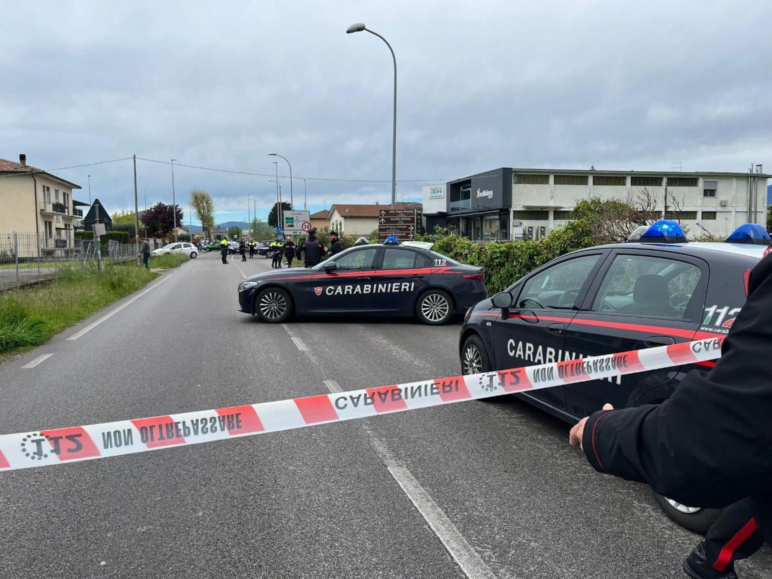 Avellino, sparatoria in strada a Baiano: una donna ferita, è caccia all’uomo