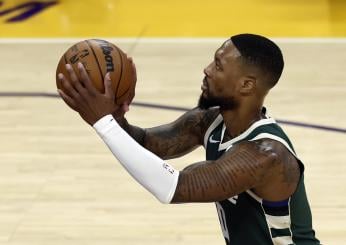 NBA, debutto da record per Lillard: 39 punti nella vittoria dei Milwaukee Bucks contro Philadelphia