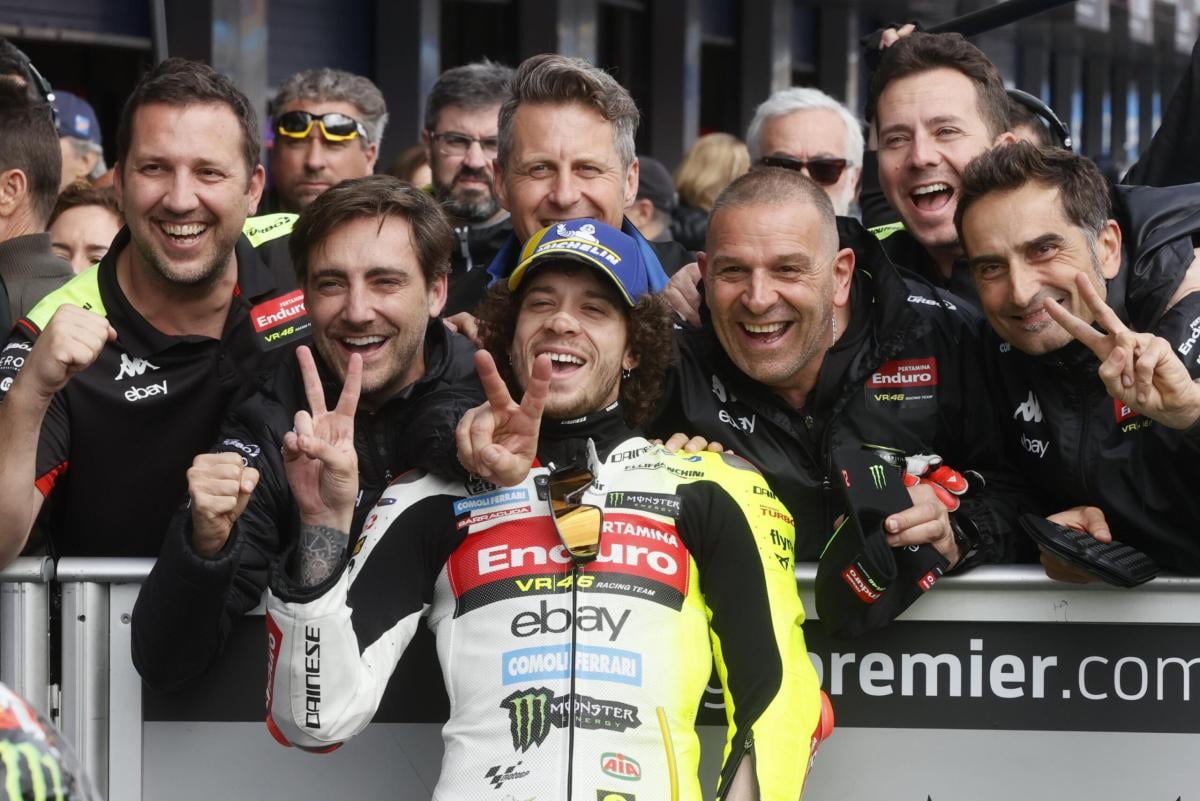 MotoGP, ufficiale l’arrivo di Bezzecchi in Aprilia: il comunicato