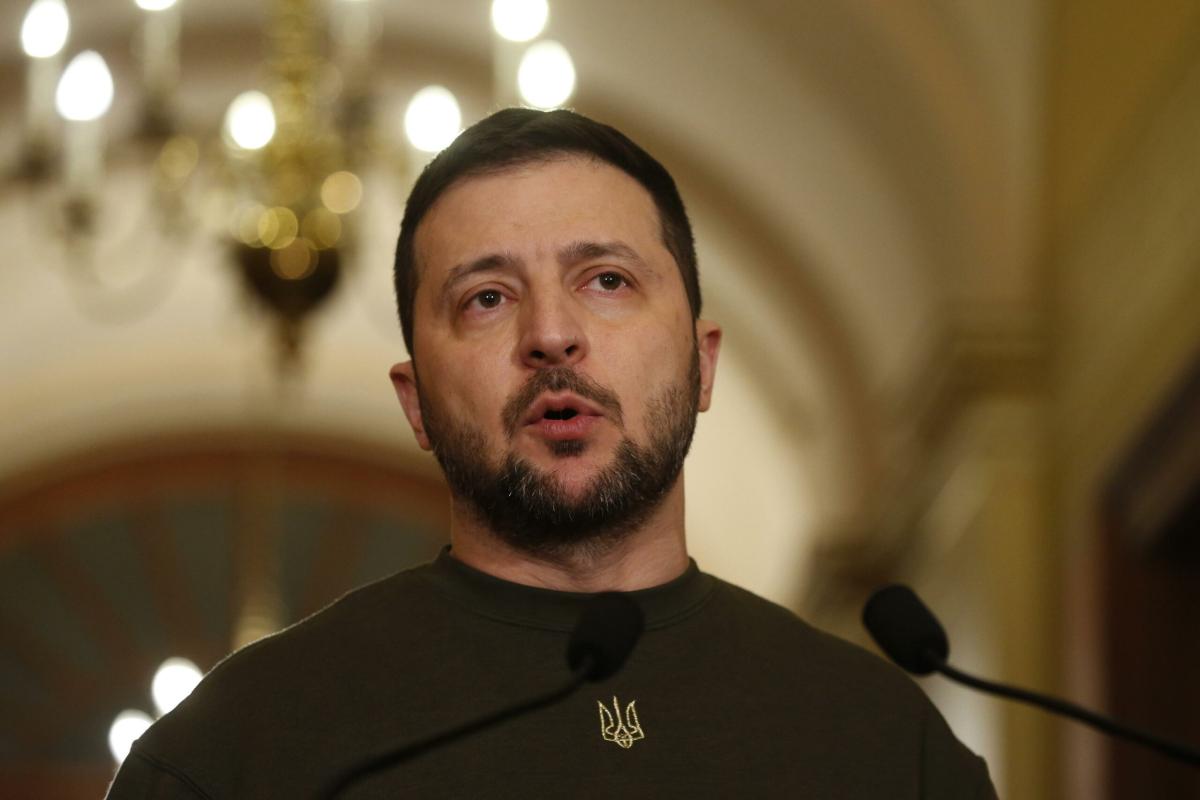 Ucraina, Zelensky e gli agguati dalla Russia: “Hanno cercato di ucc…