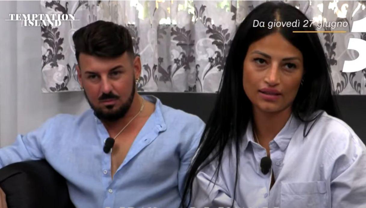 “Temptation Island”, anticipazioni prossima puntata 4 luglio 2024: Alessia chiede un nuovo falò, cosa farà Lino?