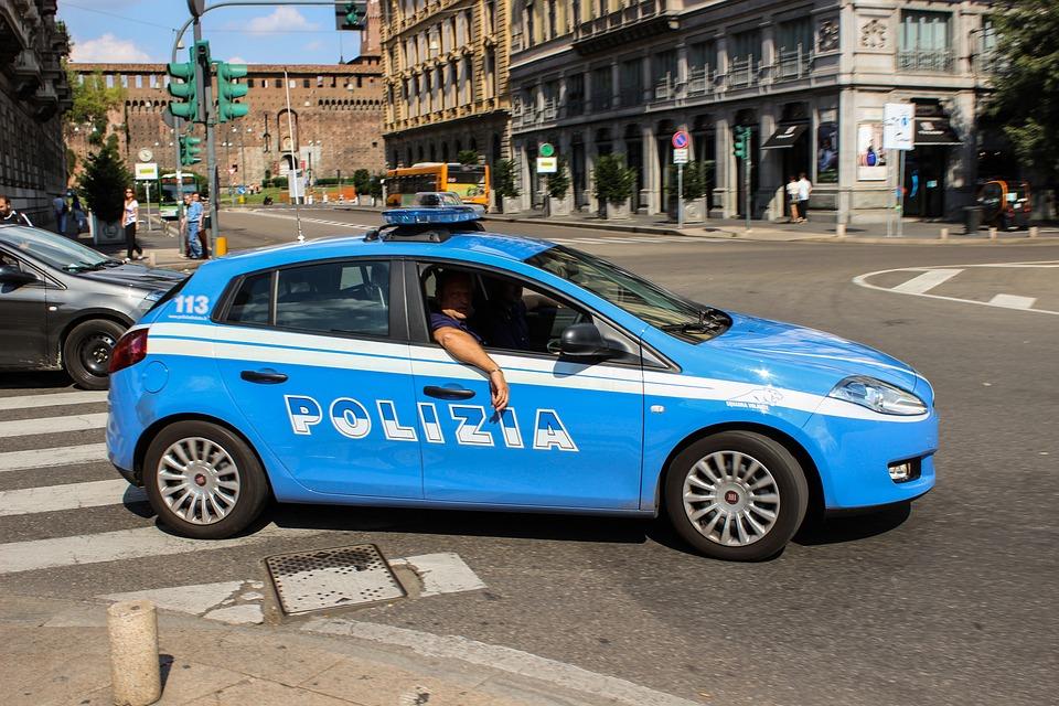 Roma, rapinano e aggrediscono un’anziana di 96 anni: arrestati due ventenni