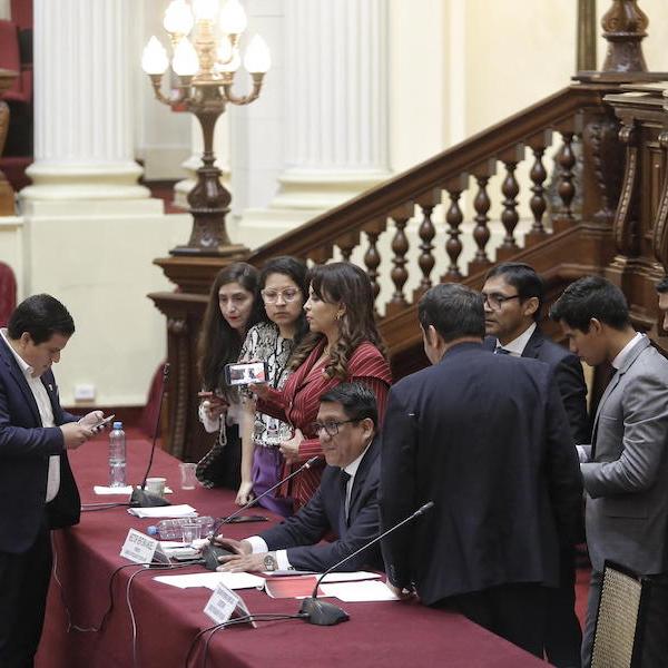 Pedro Castillo scioglie il parlamento poche ore prima del voto di i…