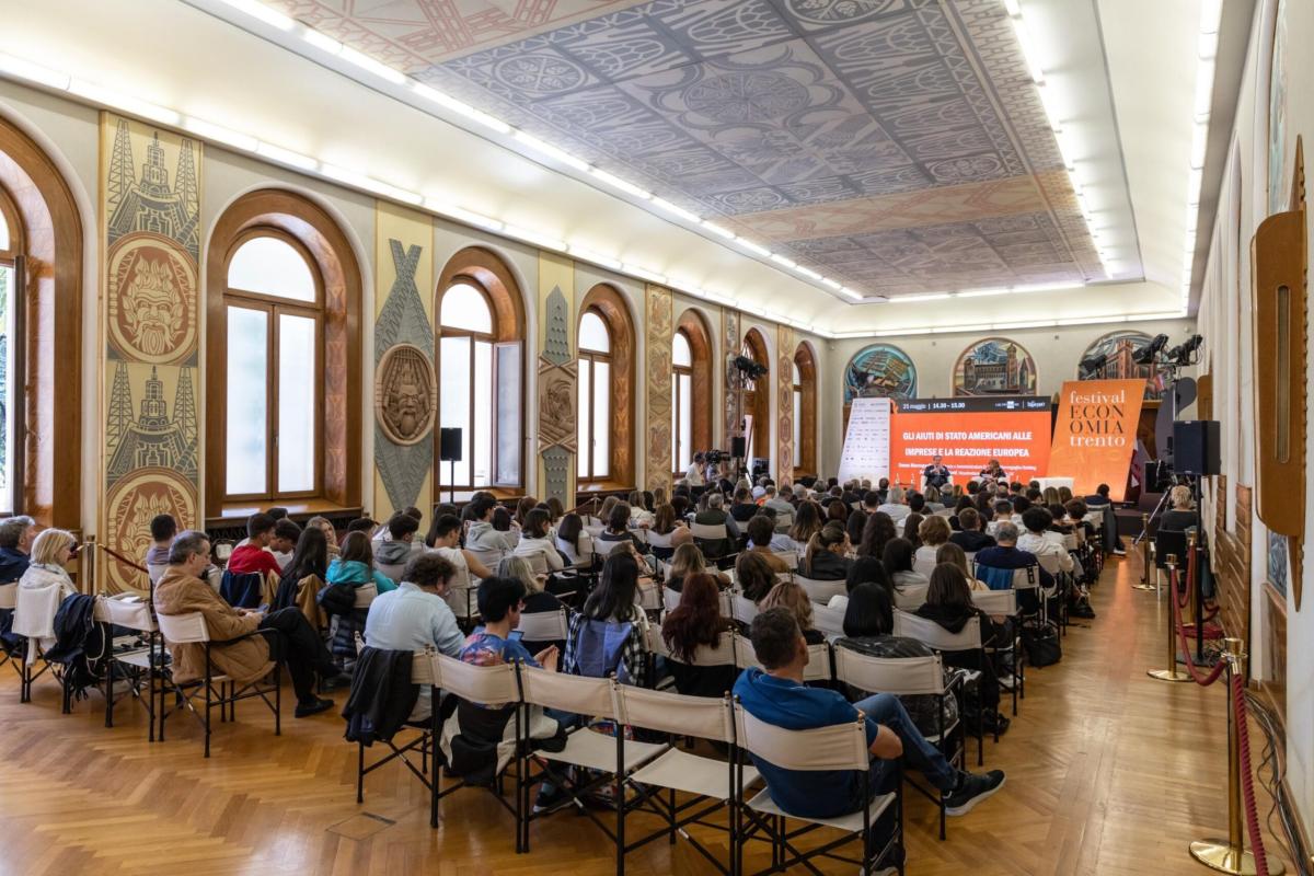 Occupata facoltà di economia di Trento. Gli studenti contro il fest…