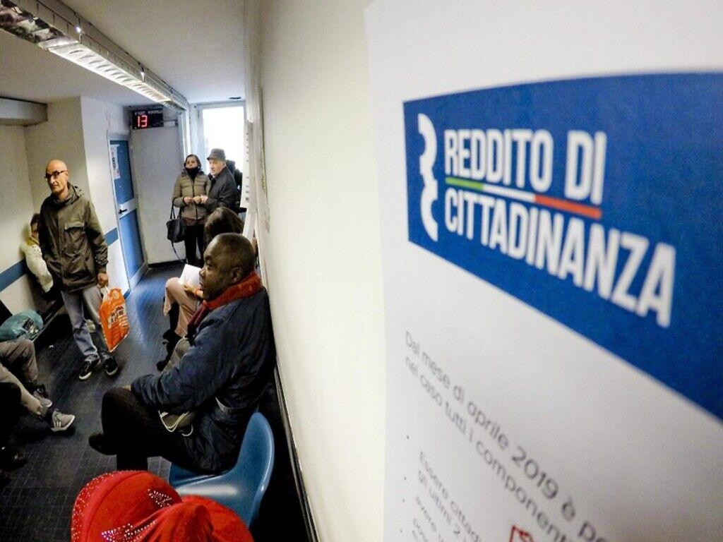 Assegno di inclusione 2024, nuove Faq ministero Lavoro: ecco quando si perde l’indennità per assenza ingiustificata