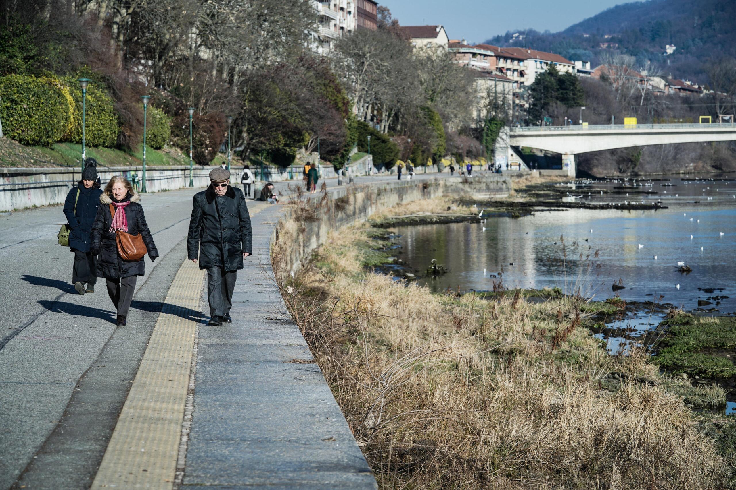 Torino, si butta nel Po per scommessa: disperso giovane migrante ospite di una comunità