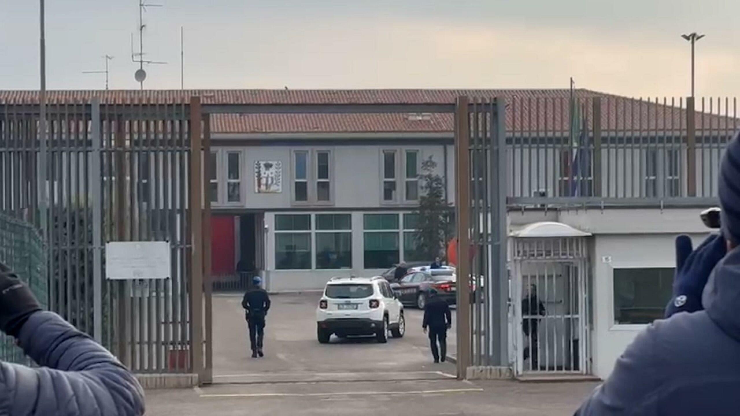 Verona, tre suicidi nel carcere di Montorio in meno di un mese. I detenuti presentano un esposto al Tribunale di Sorveglianza