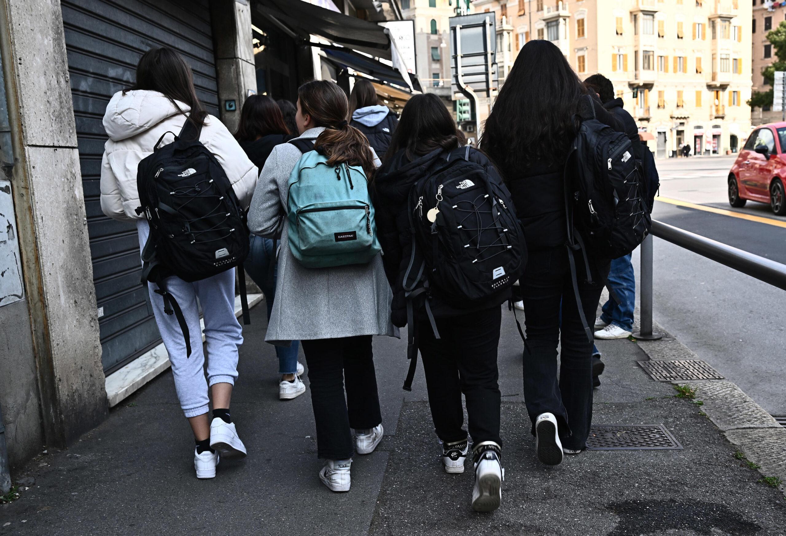 Latina, professoressa bullizzata dai suoi studenti e sospesa dal preside: “Adesso voglio giustizia”