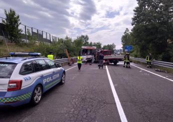 Ferrara Sud, incidente al km 3 della superstrada: camion finisce fuoristrada, traffico in tilt