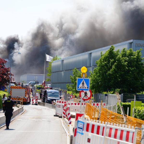 Danimarca, incendio scoppiato alla casa farmaceutica Novo Nordisk: è il secondo in una settimana | VIDEO e FOTO